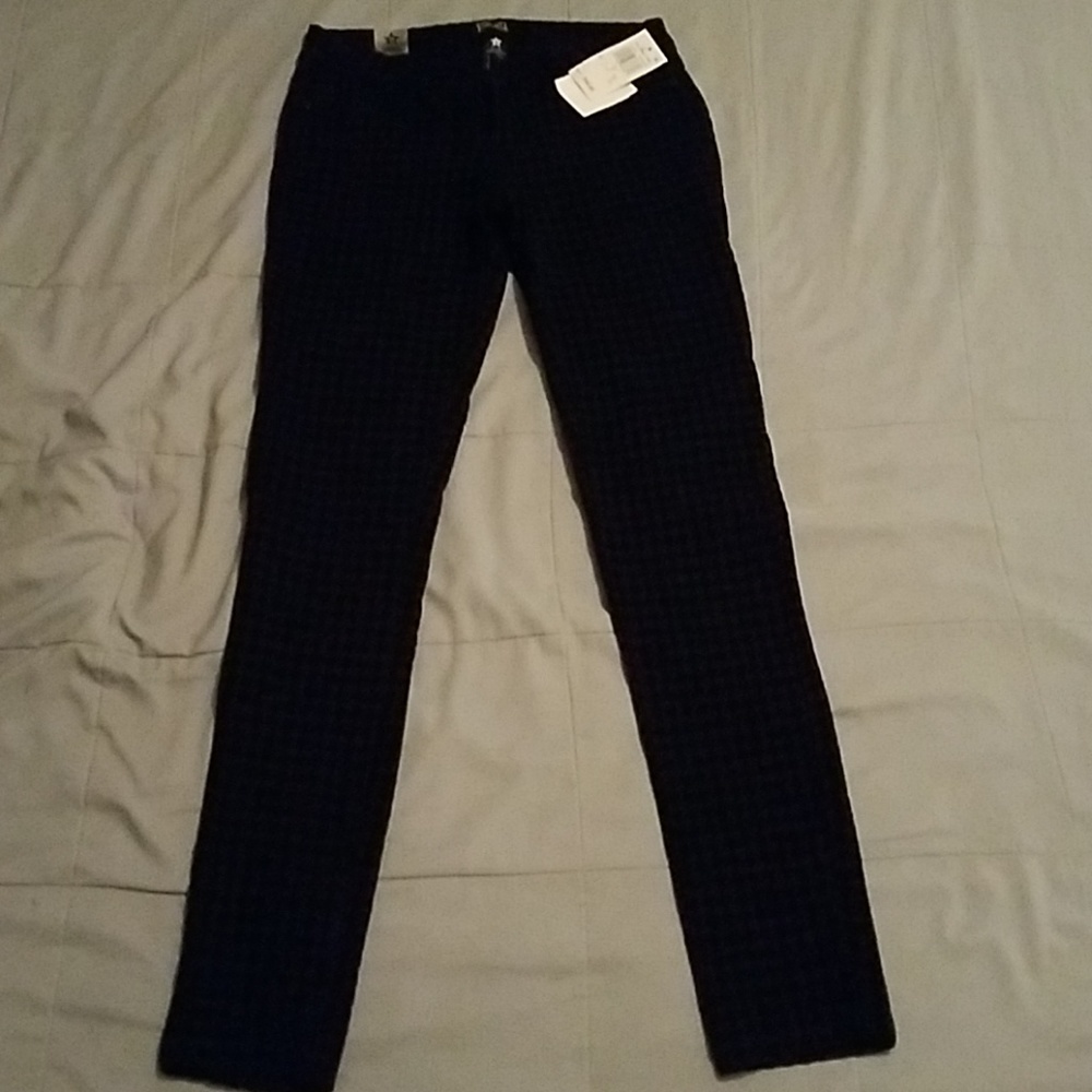 NWTS CELEBRITY PINK JEANS. SIZE 3